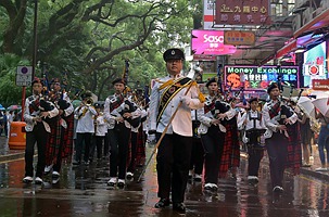 香港举行巡游活动纪念抗战胜利70周年