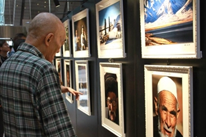 “大西北风情”摄影联展在香港文化中心举行